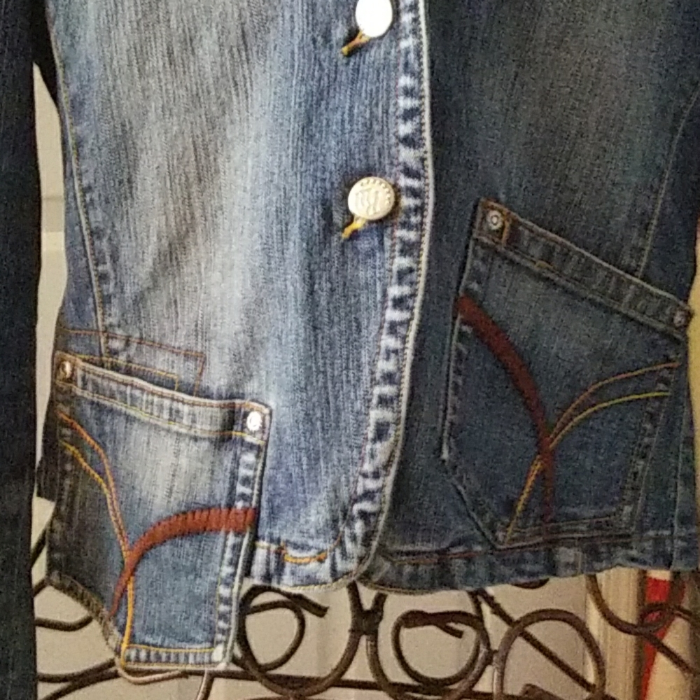 Jacket - Picture 2 of 7